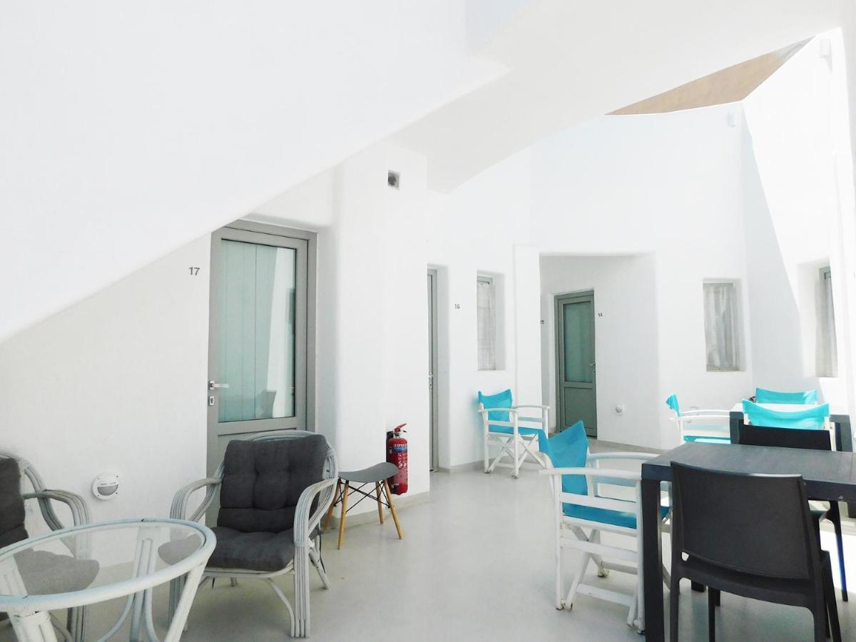 Capital Centro Rooms Фира Екстериор снимка